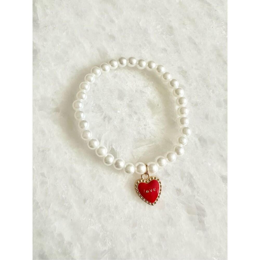 Red heart faux pearl bracelet 